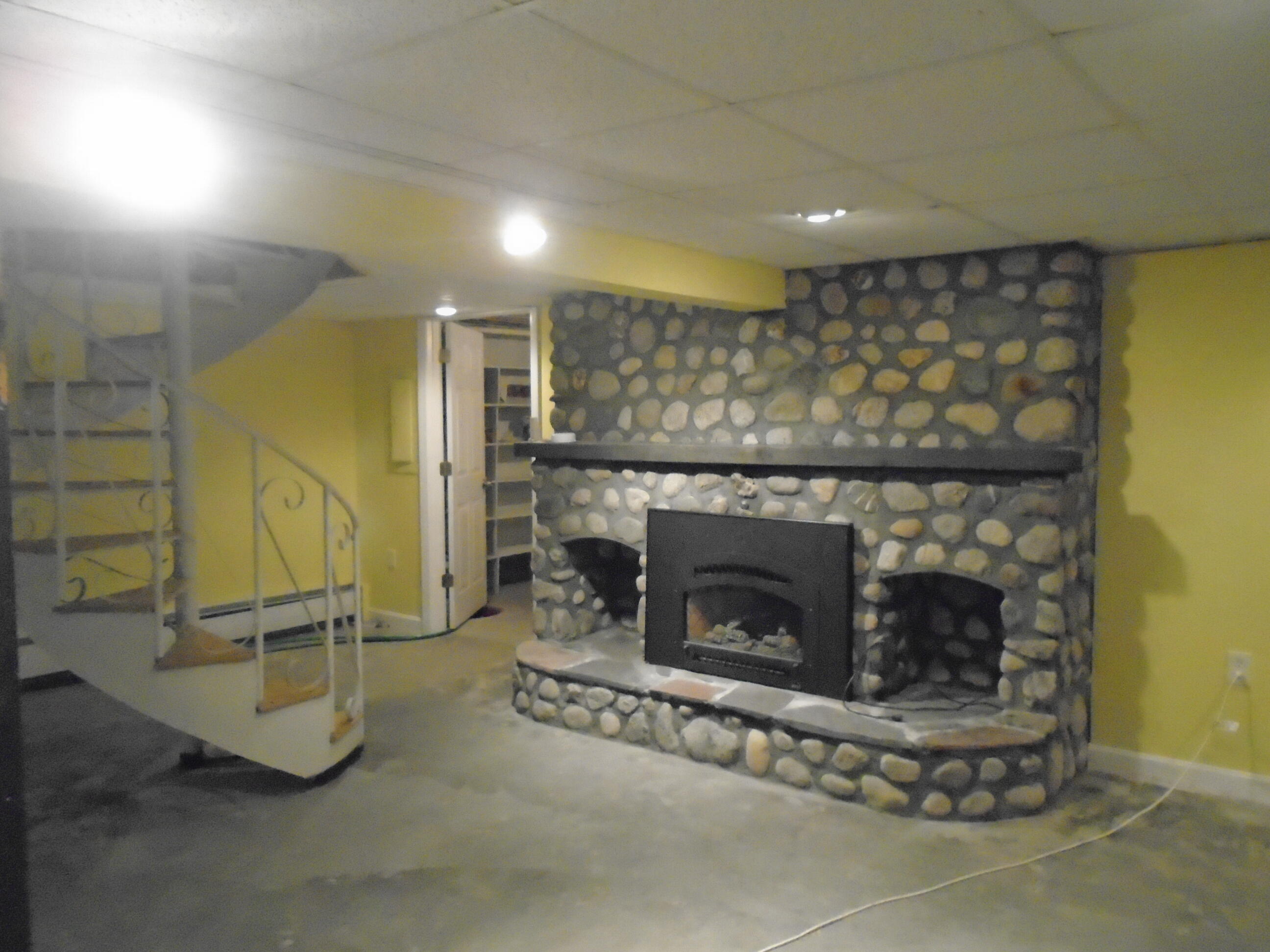 9 Dennis Street Skowhegan ME 04976