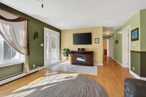 384 Pond Road Lewiston ME 04240