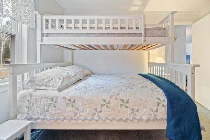 18 Scenic View Drive Naples ME 04055