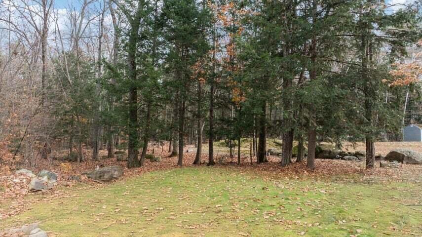 18 Scenic View Drive Naples ME 04055