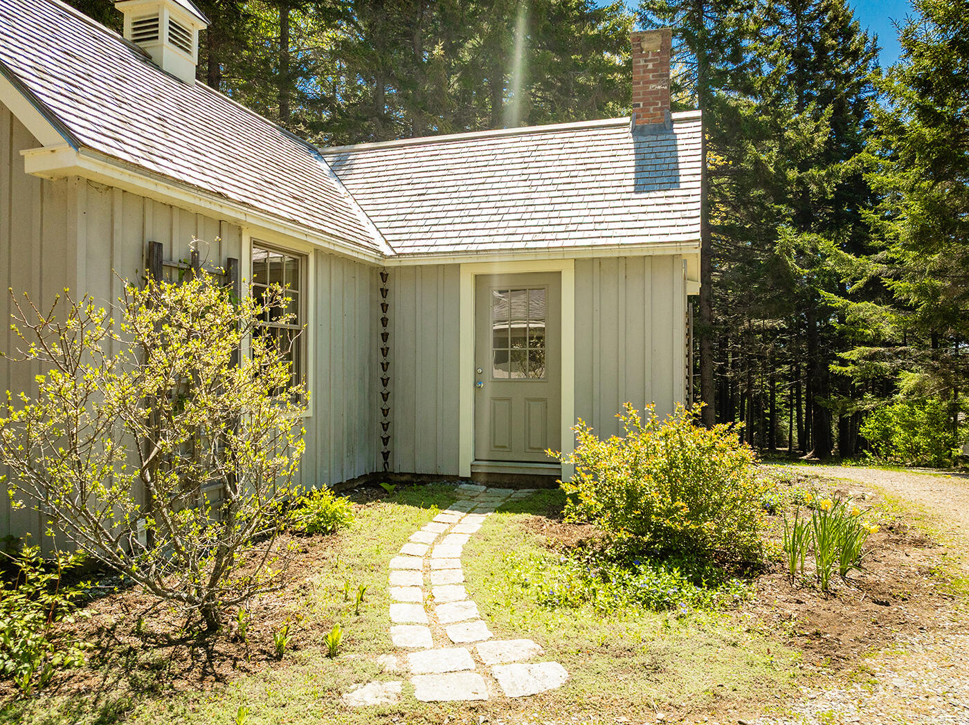 22 Hope Lane Brooklin ME 04616