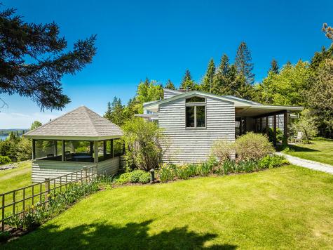 22 Hope Lane Brooklin ME 04616