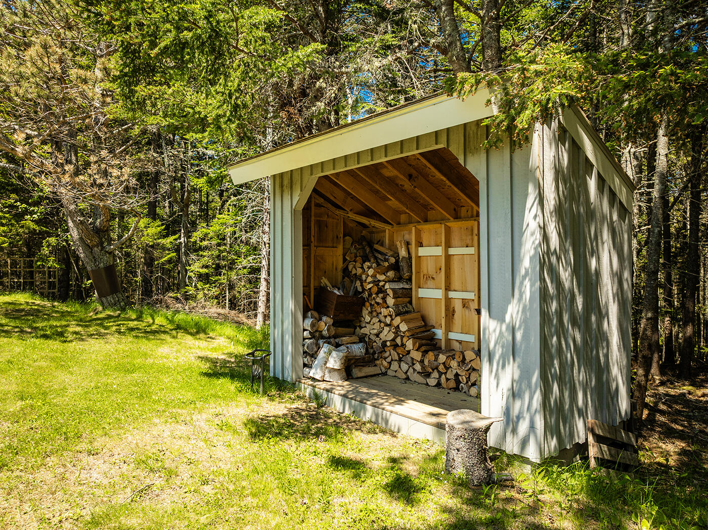 22 Hope Lane Brooklin ME 04616