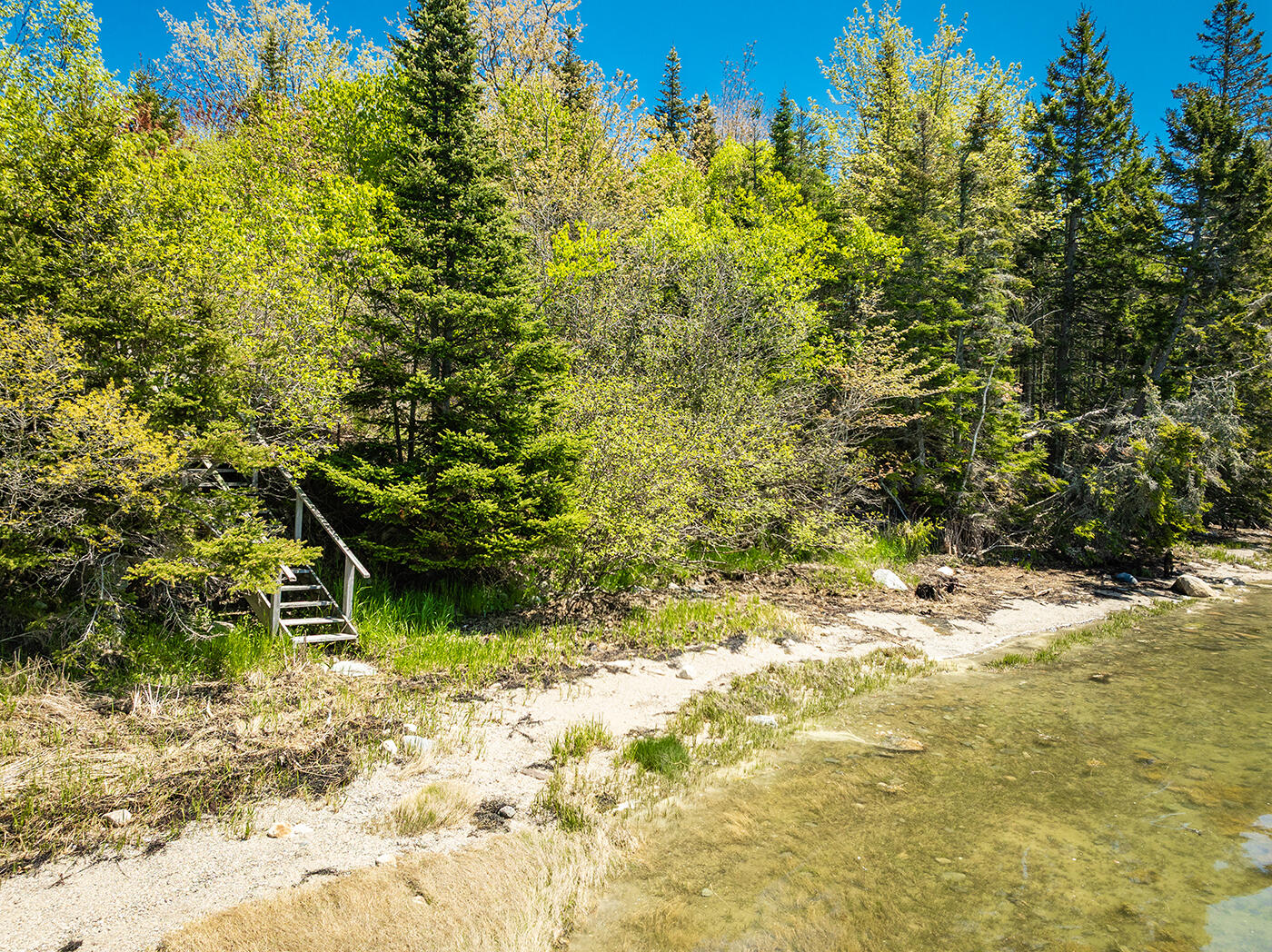 22 Hope Lane Brooklin ME 04616