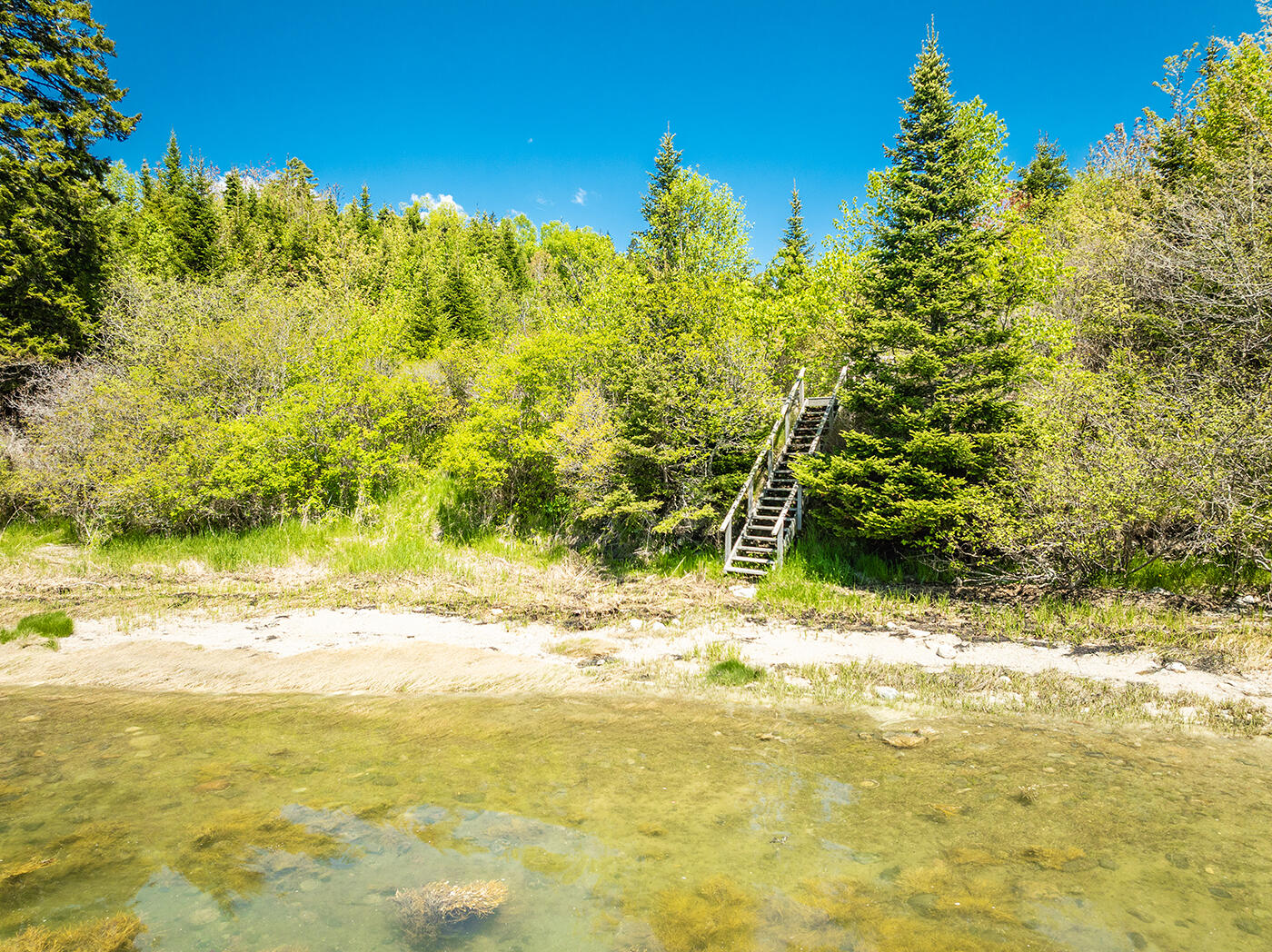 22 Hope Lane Brooklin ME 04616