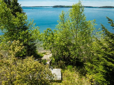 22 Hope Lane Brooklin ME 04616