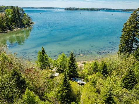 22 Hope Lane Brooklin ME 04616