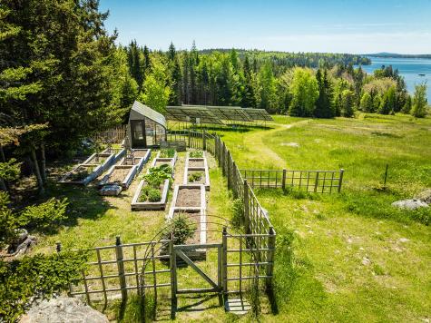 22 Hope Lane Brooklin ME 04616