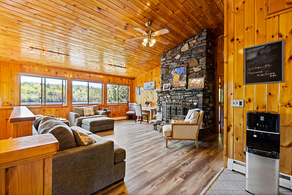 38 S Upper Narrows Lane Winthrop ME 04364