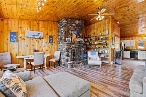 38 S Upper Narrows Lane Winthrop ME 04364