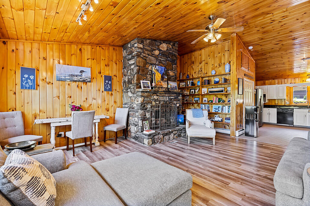 38 S Upper Narrows Lane Winthrop ME 04364