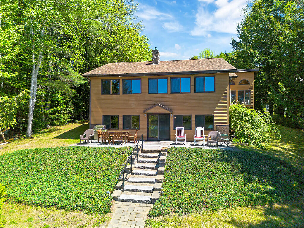 38 S Upper Narrows Lane Winthrop ME 04364