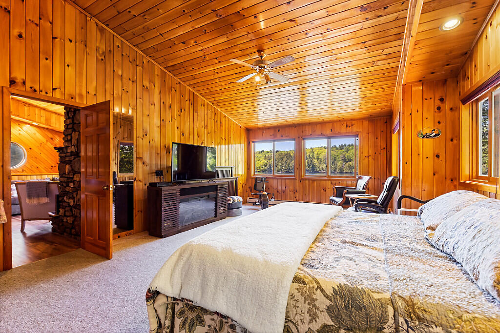 38 S Upper Narrows Lane Winthrop ME 04364