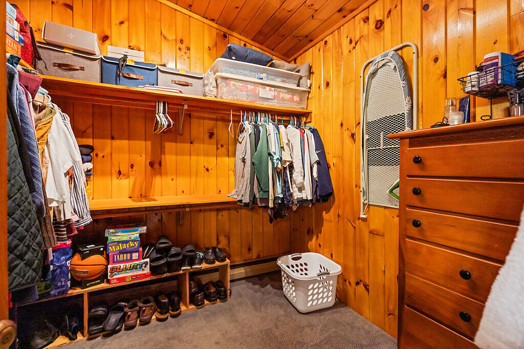 38 S Upper Narrows Lane Winthrop ME 04364