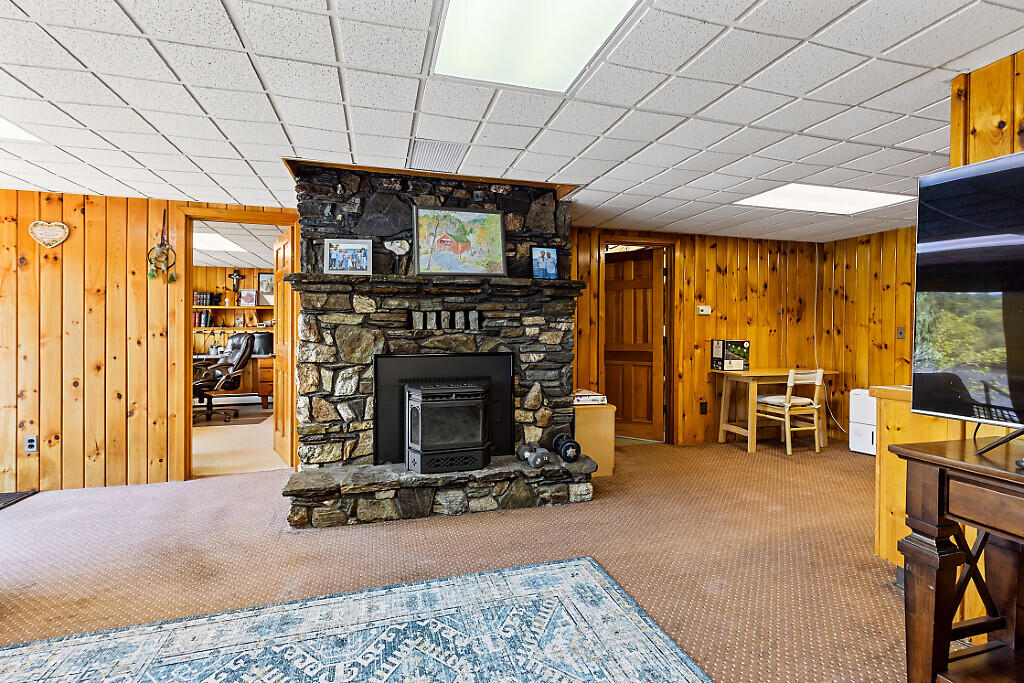 38 S Upper Narrows Lane Winthrop ME 04364