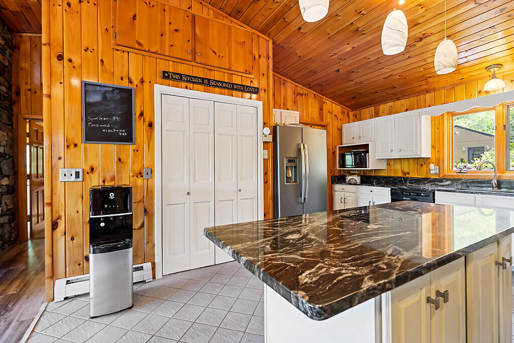 38 S Upper Narrows Lane Winthrop ME 04364