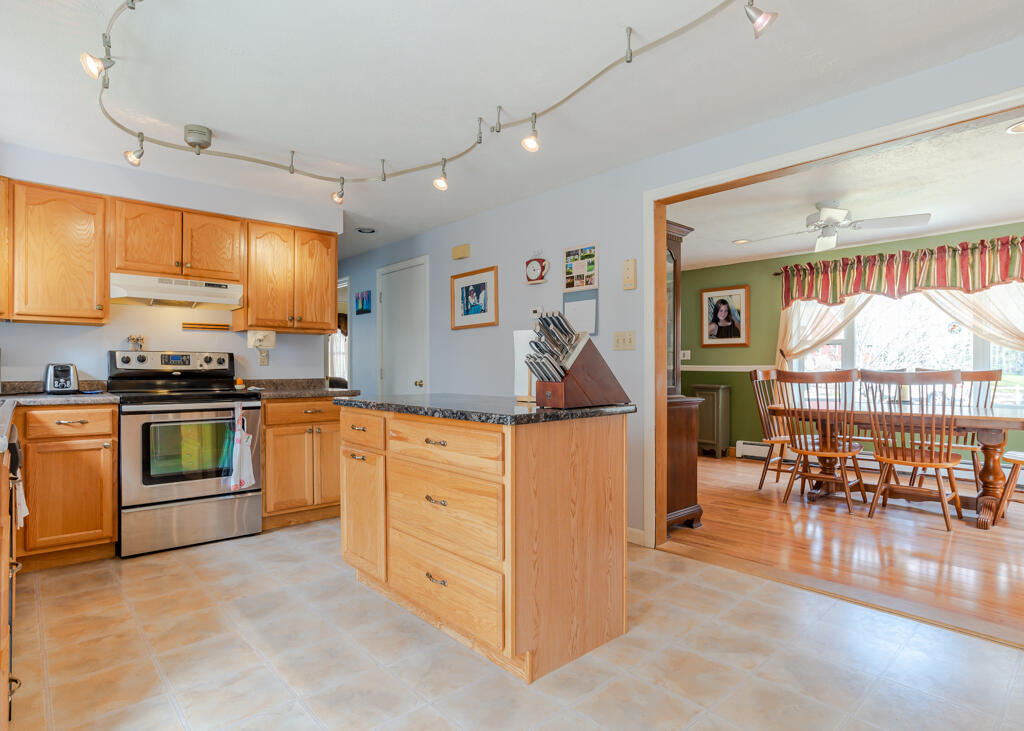 8 Jesse Circle Sanford ME 04073