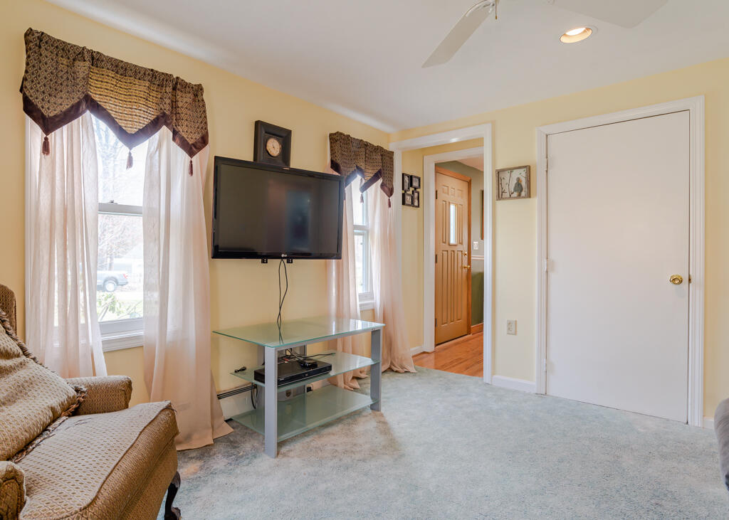 8 Jesse Circle Sanford ME 04073
