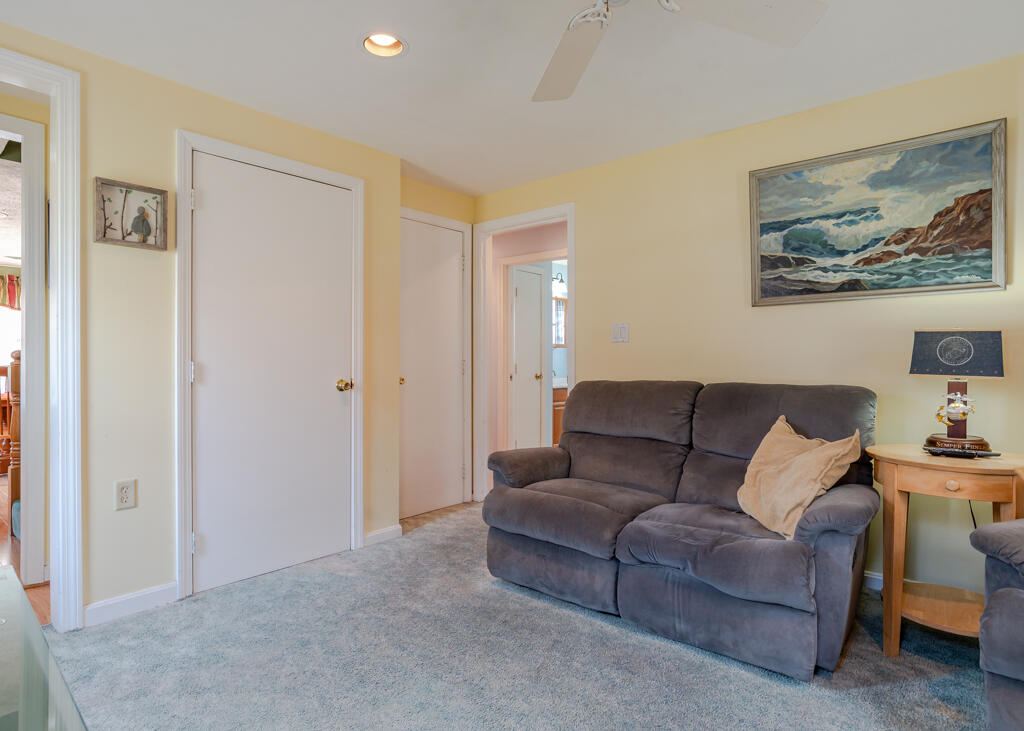 8 Jesse Circle Sanford ME 04073