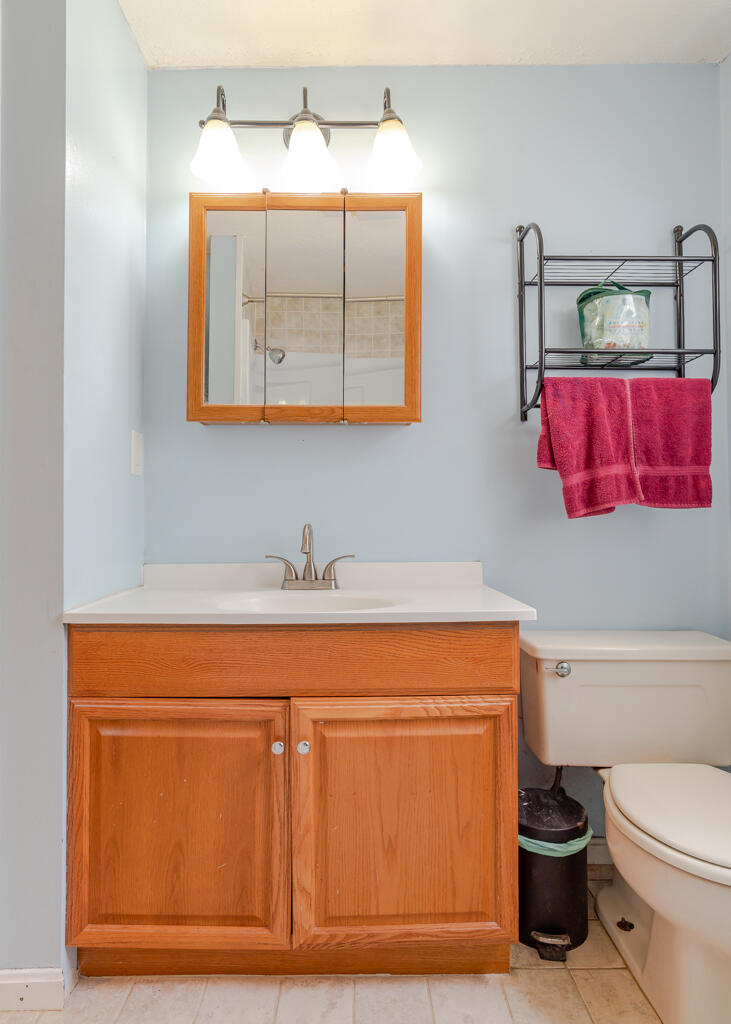 8 Jesse Circle Sanford ME 04073