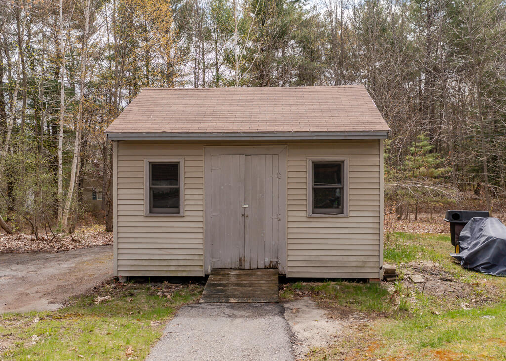 8 Jesse Circle Sanford ME 04073