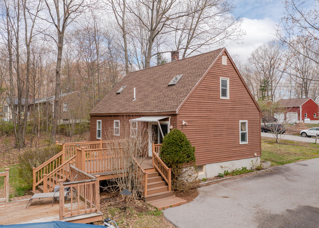 8 Jesse Circle Sanford ME 04073