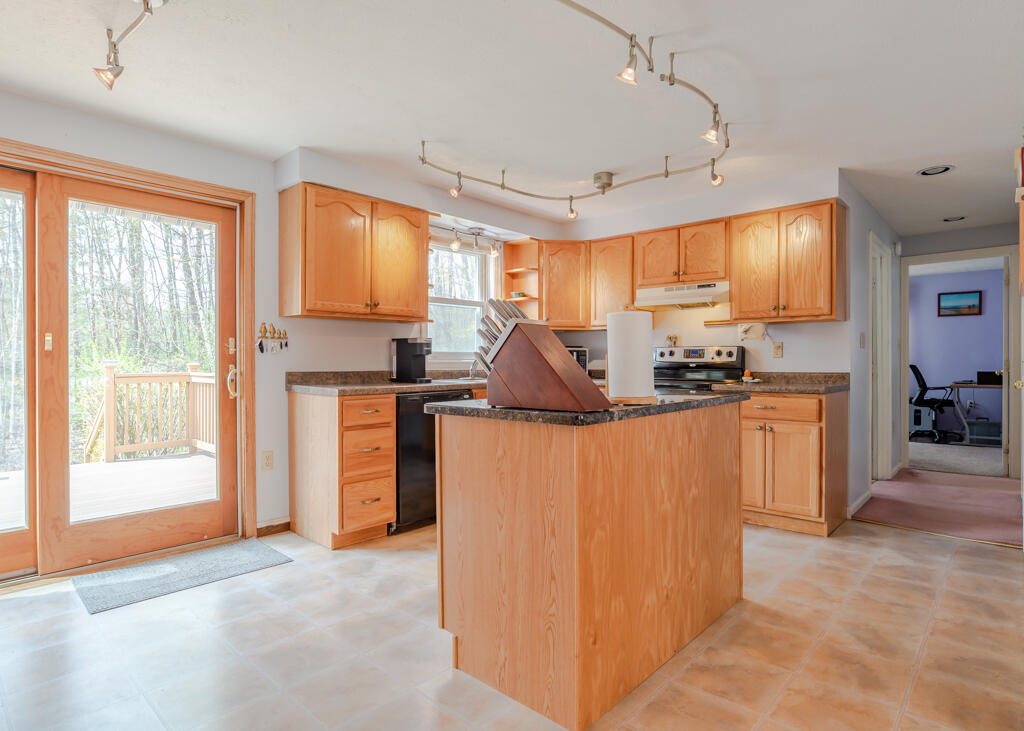 8 Jesse Circle Sanford ME 04073