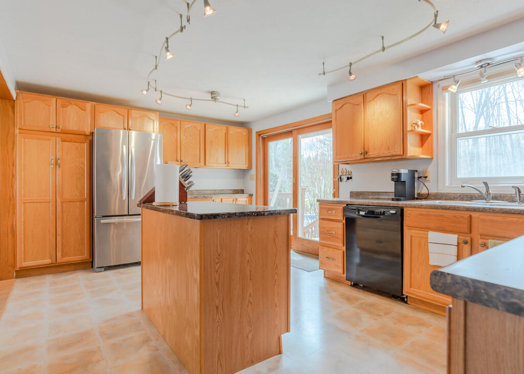 8 Jesse Circle Sanford ME 04073