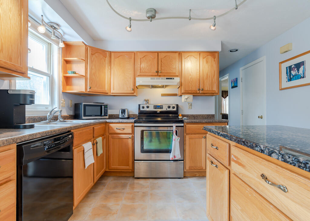 8 Jesse Circle Sanford ME 04073