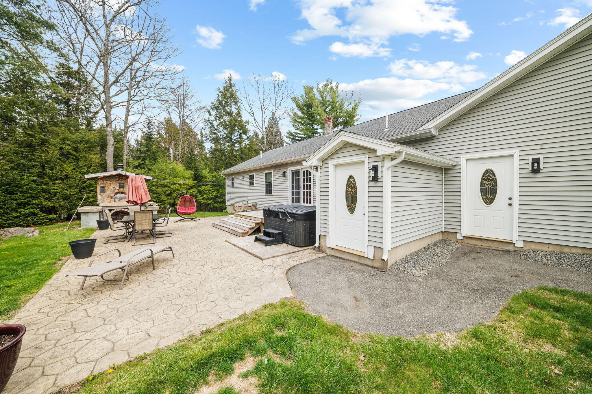 61 Kingsbury Road Holden ME 04429