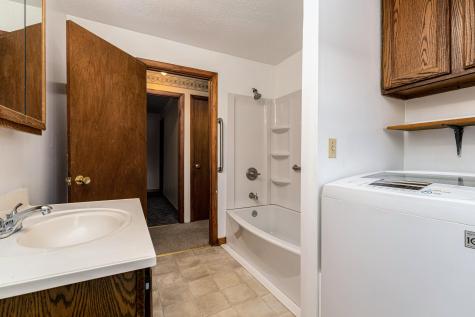 21 Sylvester Lane Readfield ME 04355