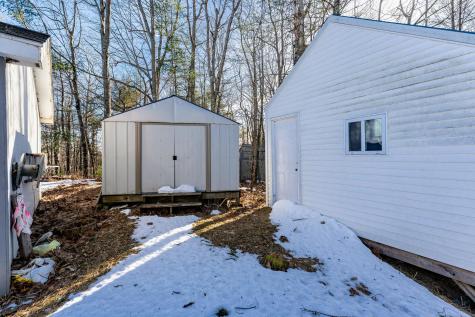 21 Sylvester Lane Readfield ME 04355