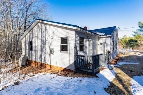 21 Sylvester Lane Readfield ME 04355
