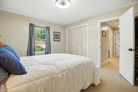 19 Kensington Terrace Lewiston ME 04240