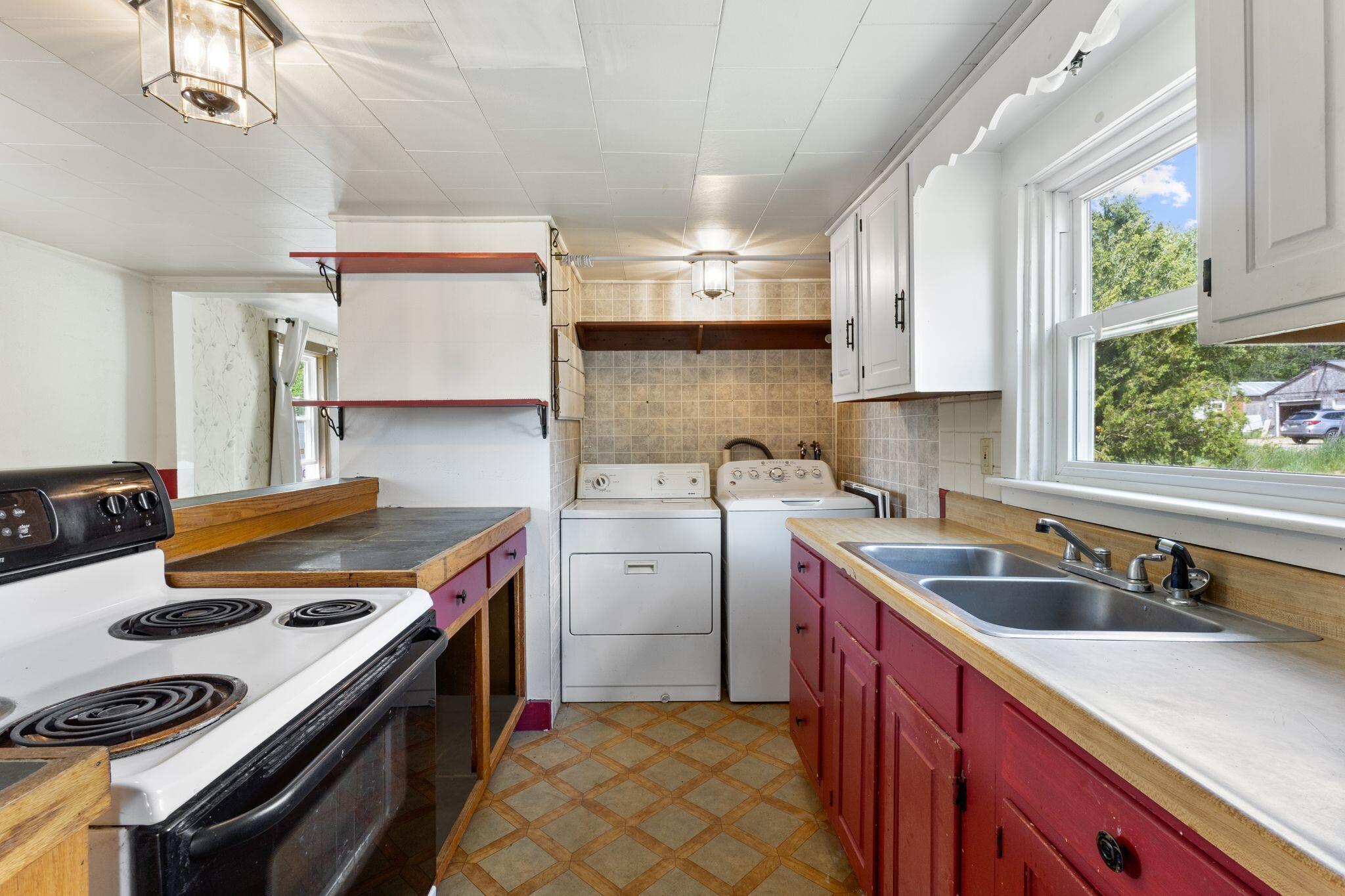 569 Ossipee Trail Porter ME 04068