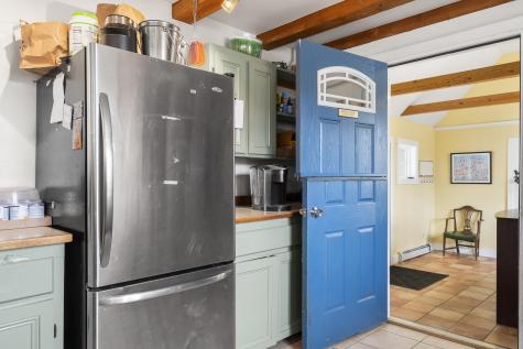 144 Middle Road Edgecomb ME 04556