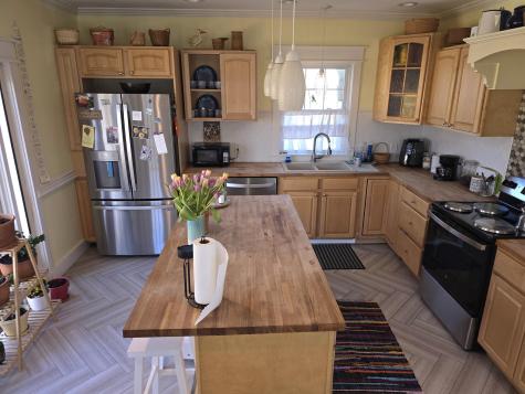 10 Middle Street Lisbon ME 04252