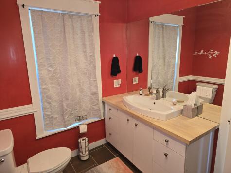 10 Middle Street Lisbon ME 04252