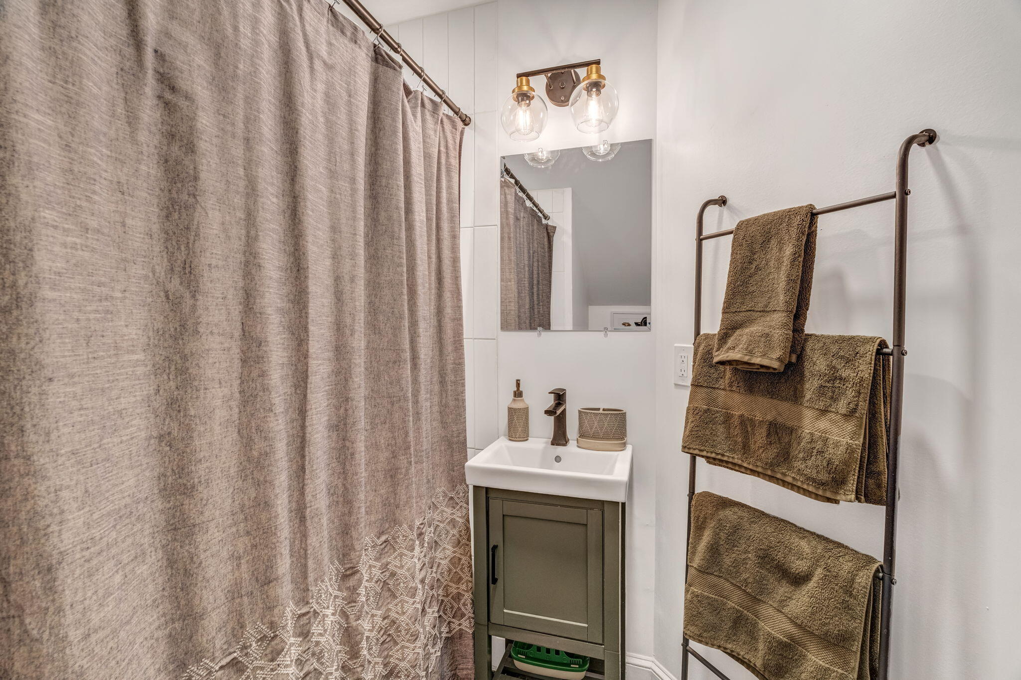 32 Northern Avenue Hampden ME 04444