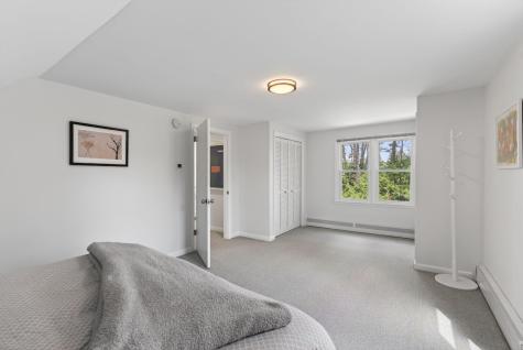 37 Meadowbrook Road Brunswick ME 04011
