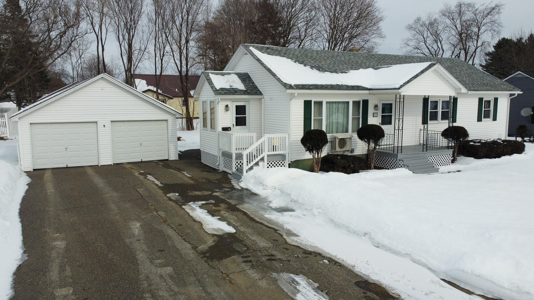 9 Grove Street East Millinocket ME 04430