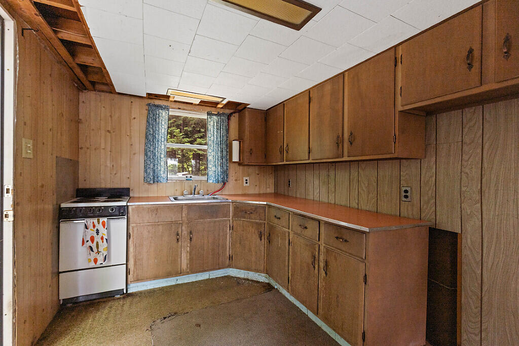 91 Diller Line Chesterville ME 04938