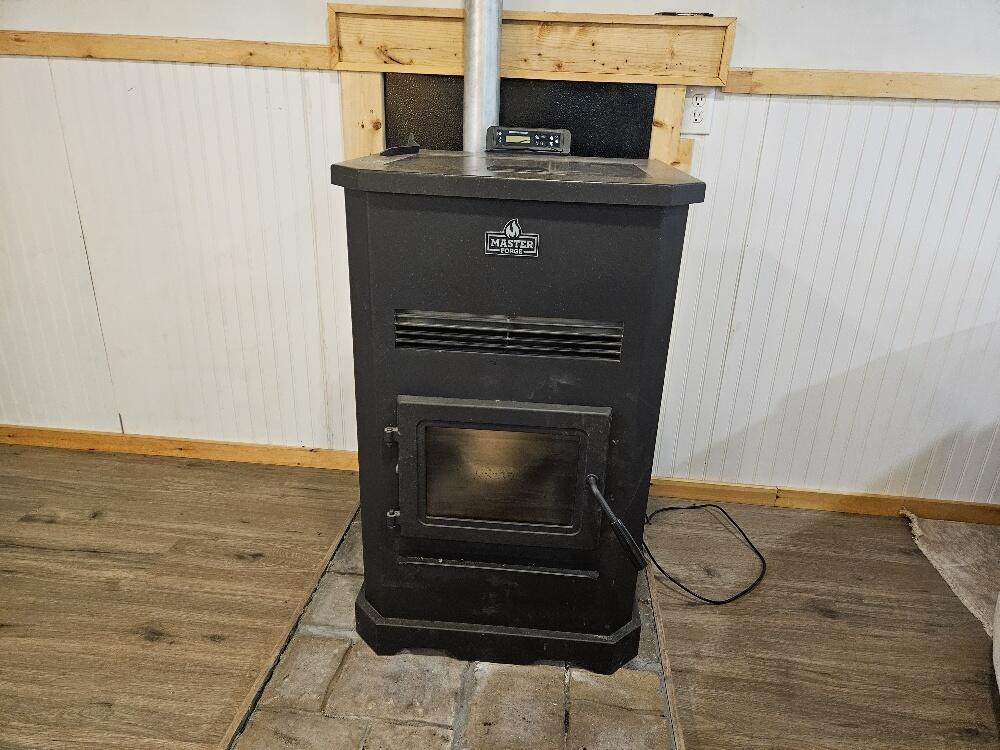 2016 Us Route 2 Carthage ME 04224