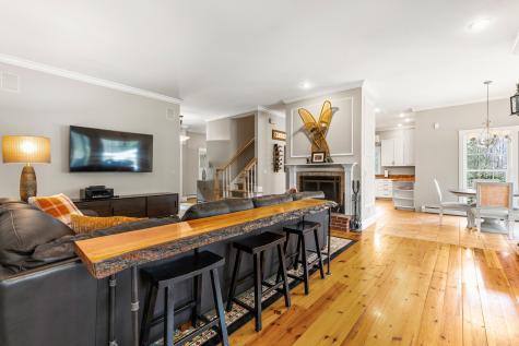 23 Casselton Road Raymond ME 04071