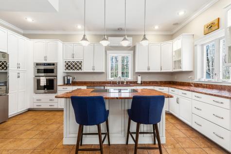 23 Casselton Road Raymond ME 04071