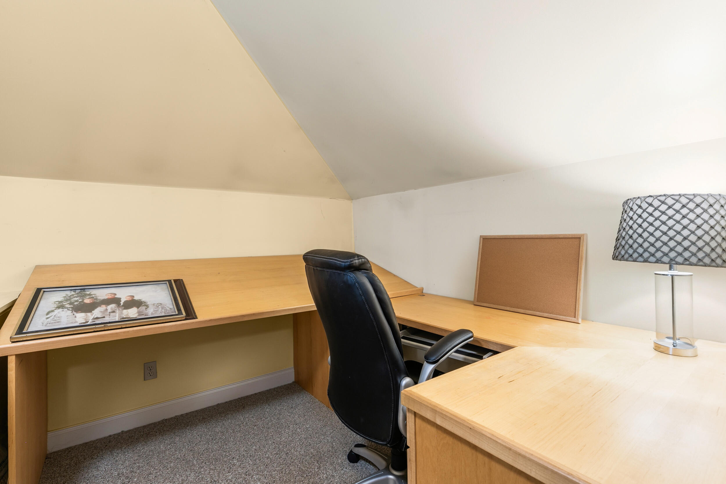 23 Casselton Road Raymond ME 04071