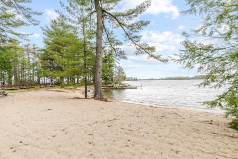 23 Casselton Road Raymond ME 04071