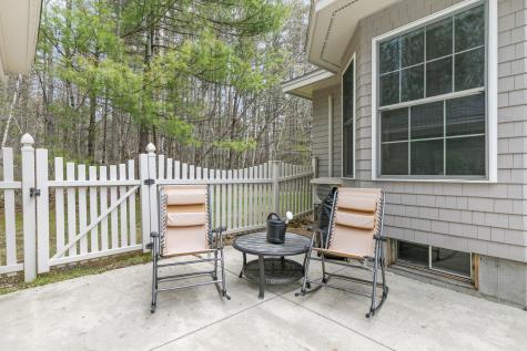 23 Casselton Road Raymond ME 04071