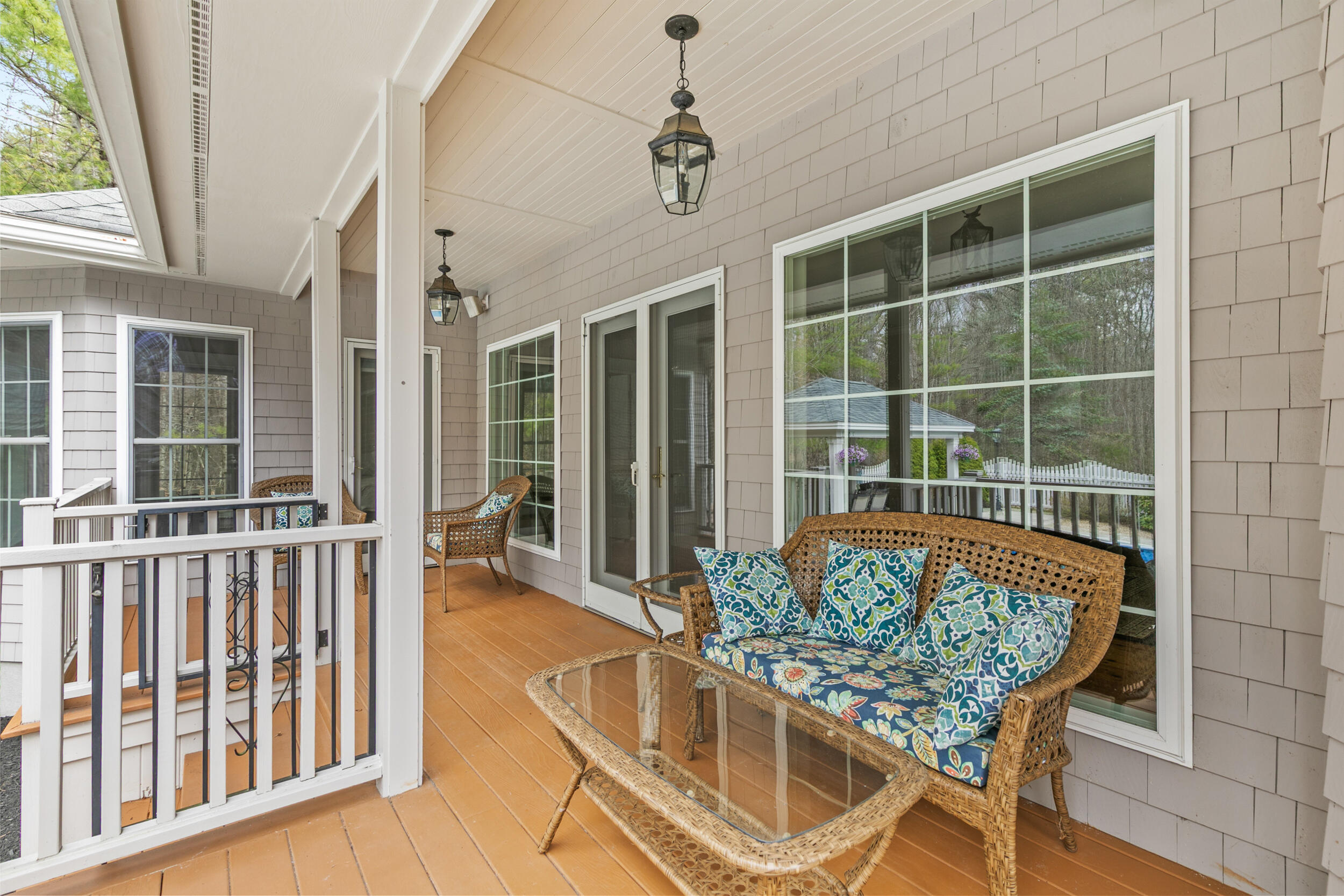 23 Casselton Road Raymond ME 04071