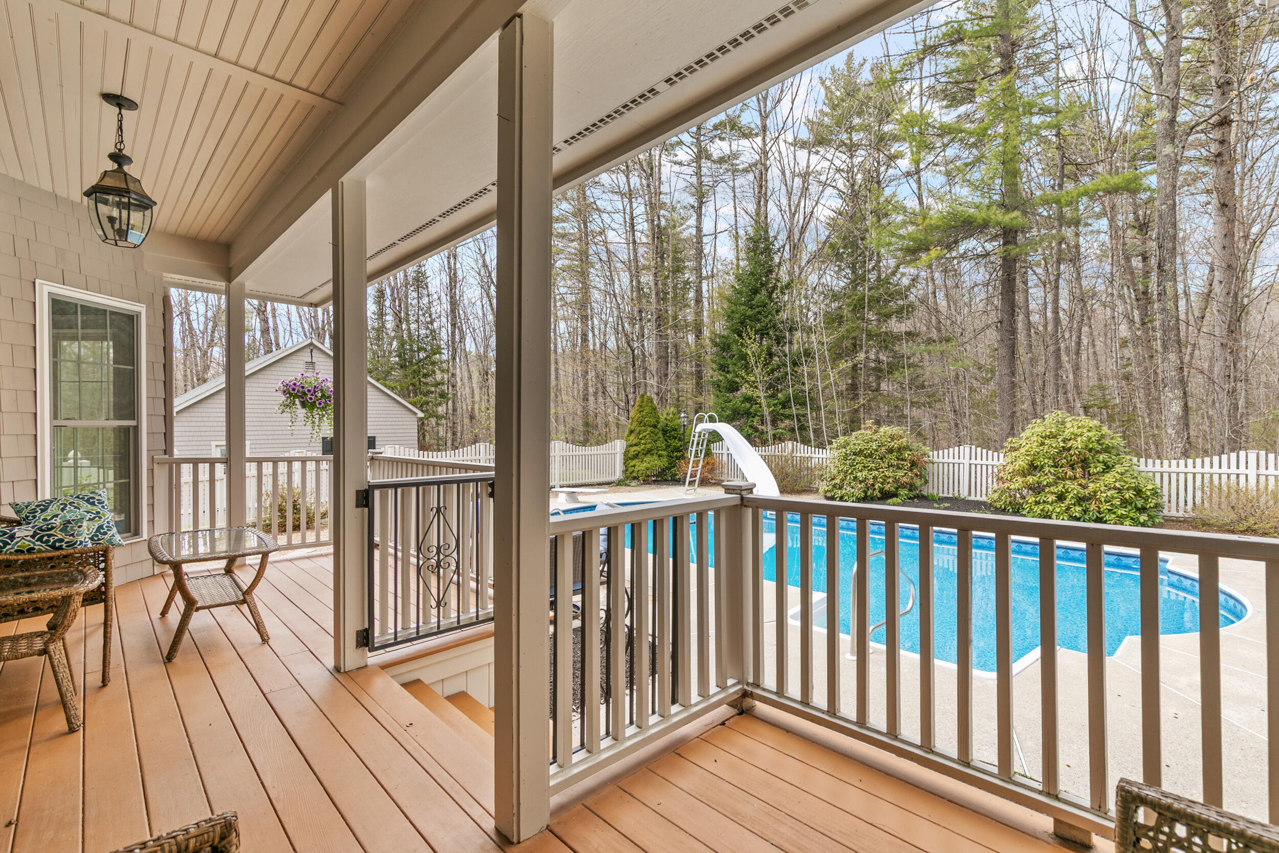 23 Casselton Road Raymond ME 04071